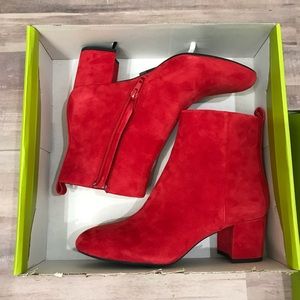 Red suede Gianni Bini size 8 boots